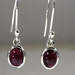 boucles d'oreilles ovales serties d'argent en grenat extra