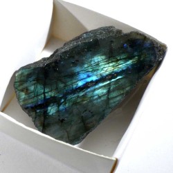 Labradorite de Madagascar - boite de collection 4cm