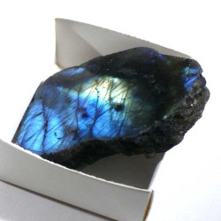 Labradorite de Madagascar - boite de collection 4cm