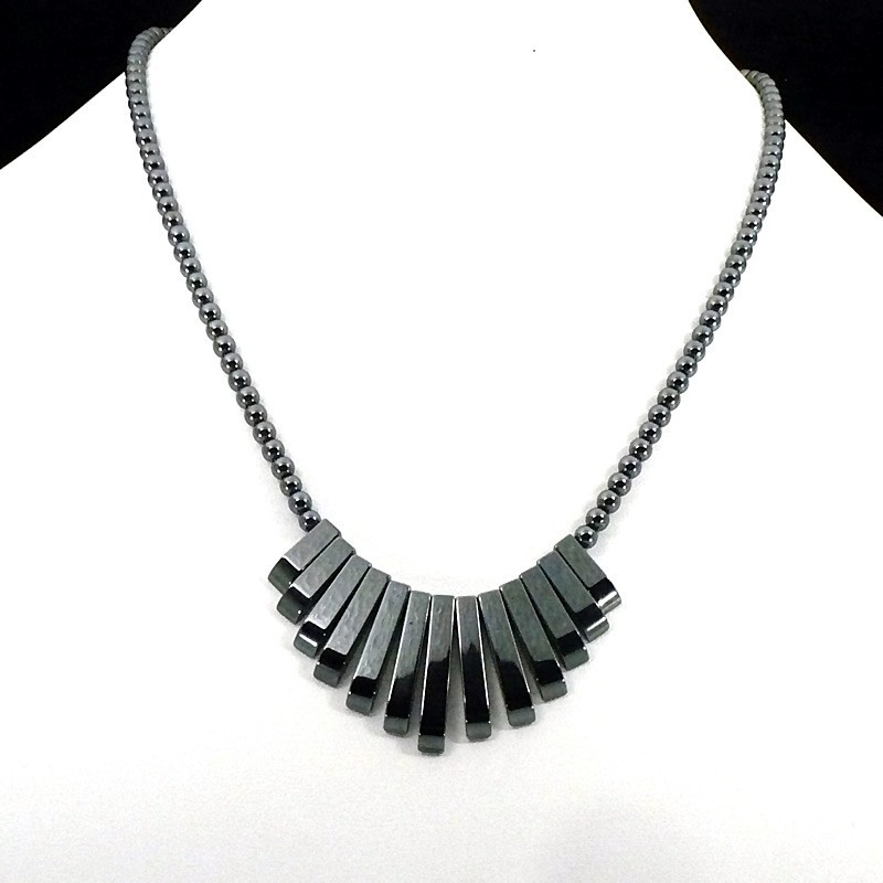 Collier en hématite avec barettes Collier en hématite avec barettes