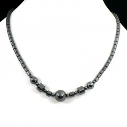 Collier en hématite avec perles en boules