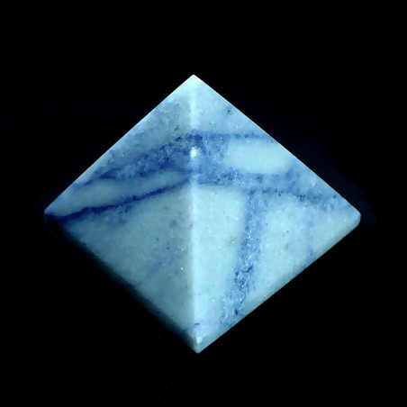 pyramide taillée en sodalite 4cm