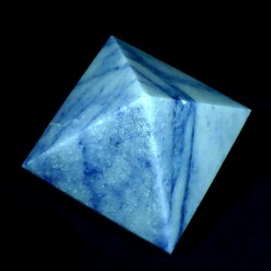 pyramide taillée en sodalite 4cm