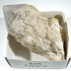 Quartz en pointe de Madagascar - boite de collection 6cm