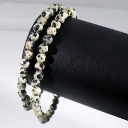 Bracelet en Jaspe dalmatien perles facettées 4mm
