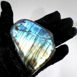 Forme libre en labradorite de Madagascar 9cm