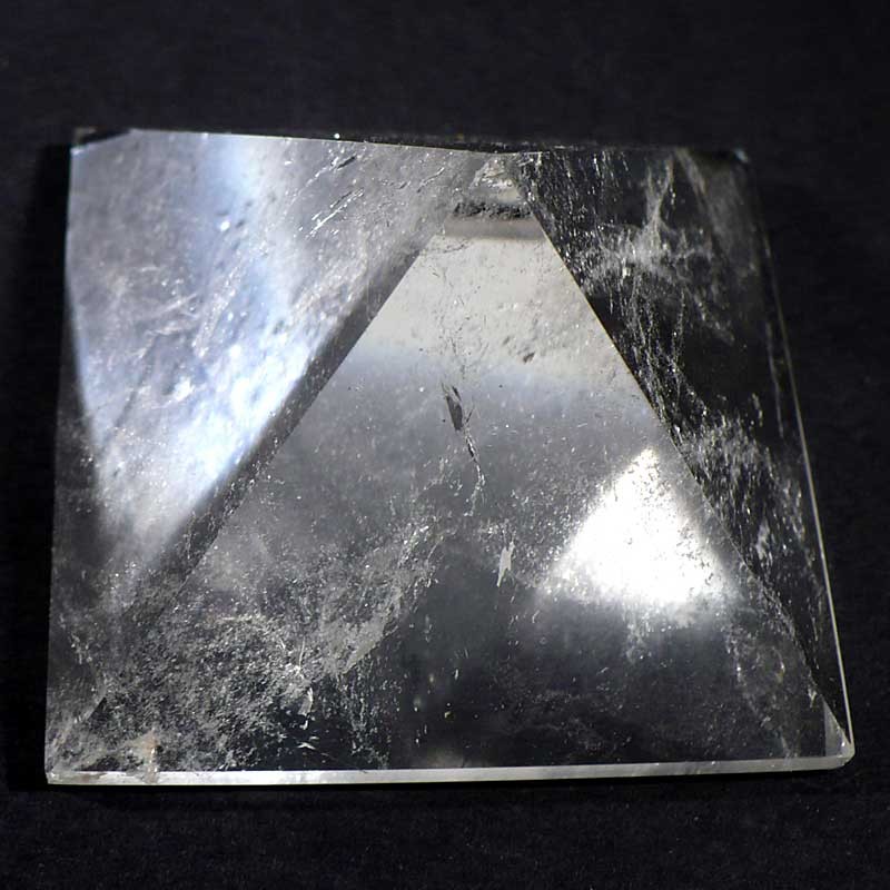 pyramide taillée en cristal de roche 5cm