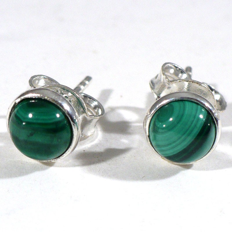 puces d'oreilles serties d'argent en malachite